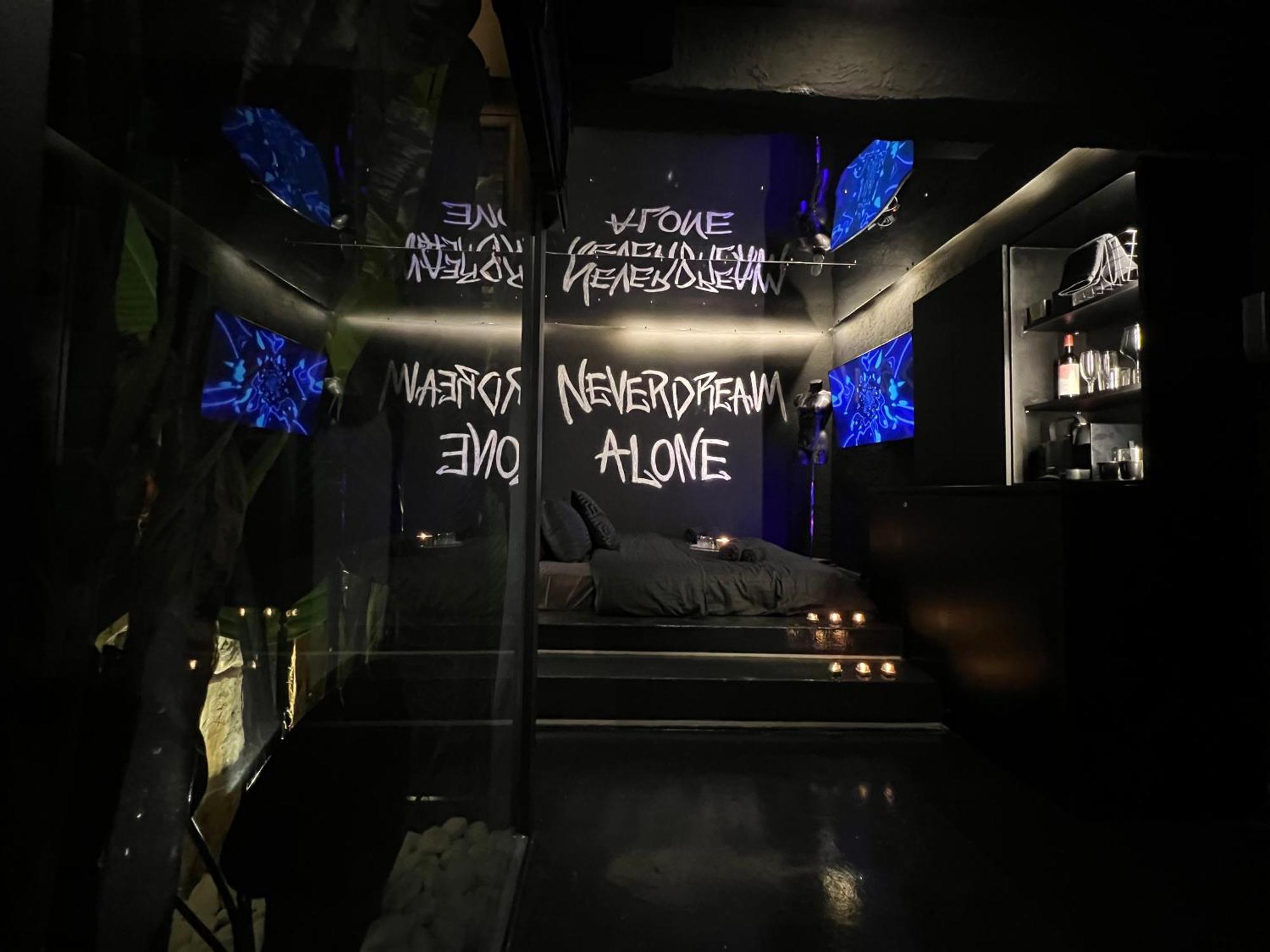 Doormat#13 Black Mirror Thessaloníki Eksteriør billede