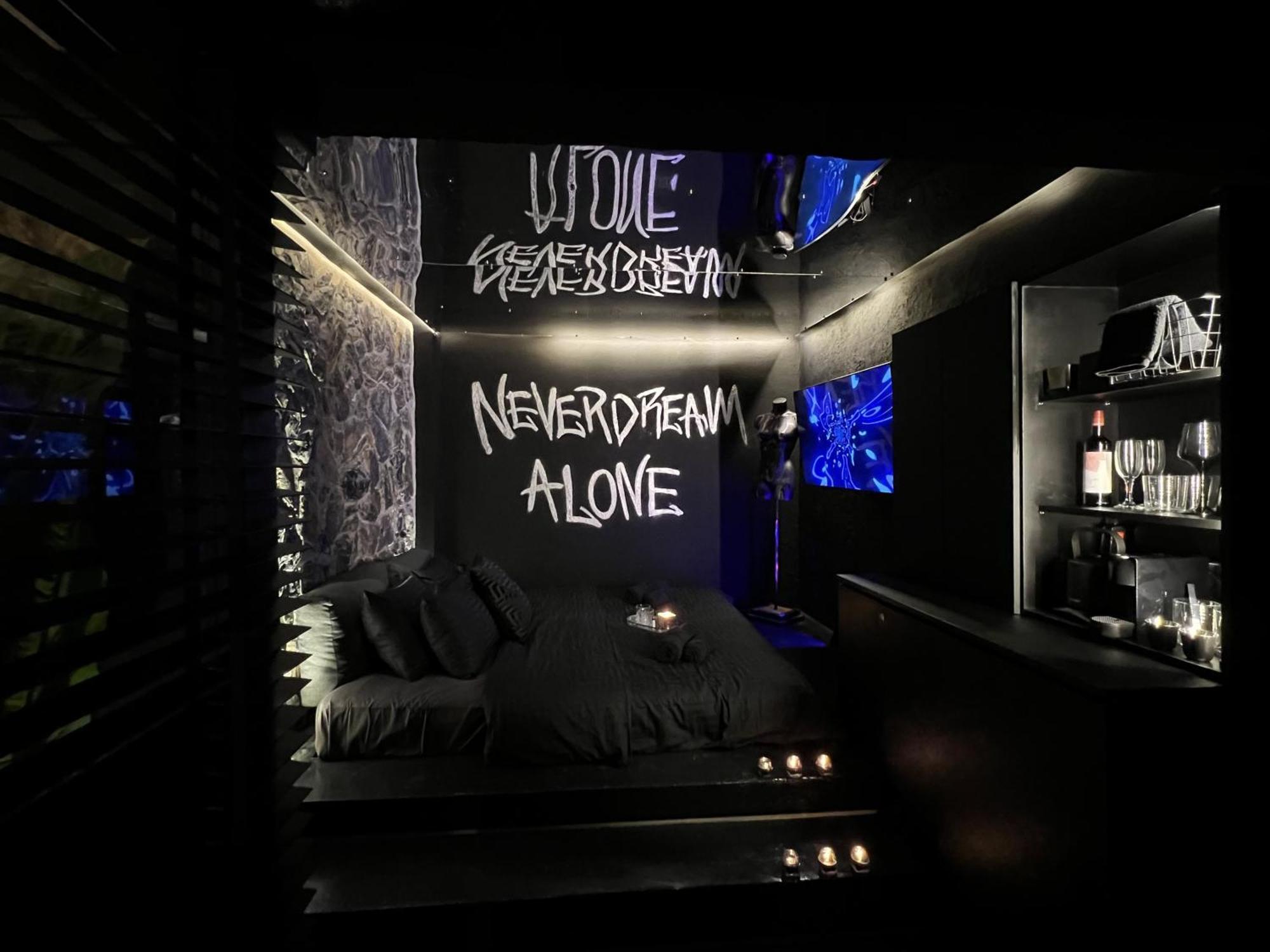 Doormat#13 Black Mirror Thessaloníki Eksteriør billede